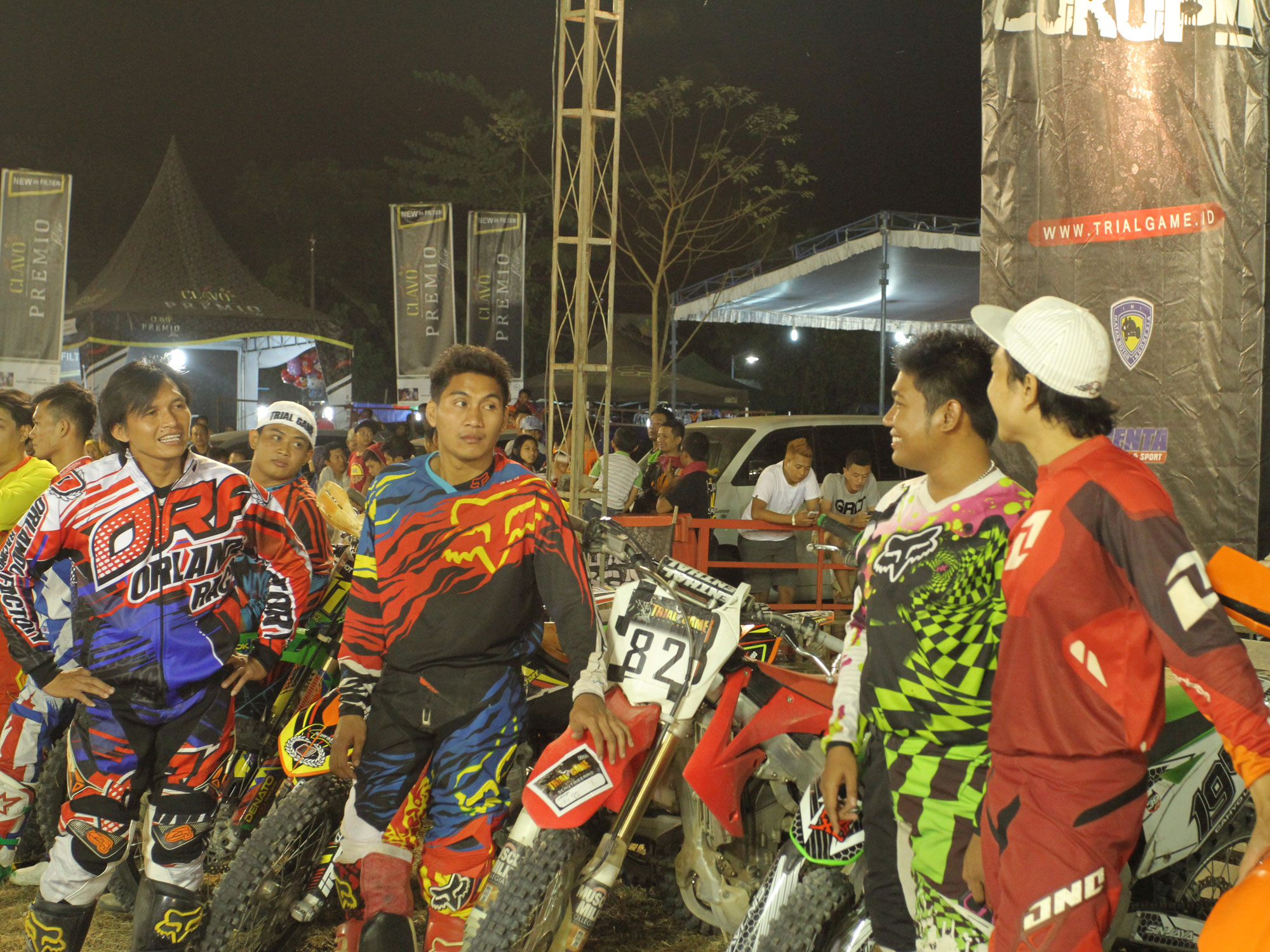 Canda gurau para jawara Trial Game menghangatkan suasana persaingan mereka.