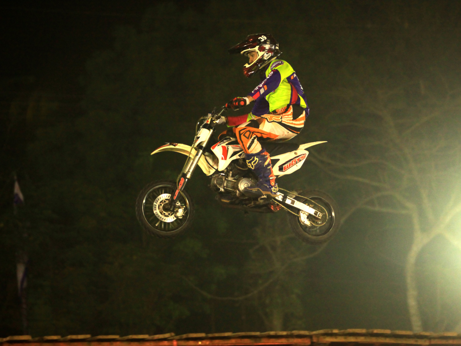 Jumpingan table top Wahyu Wijayanto di kelas minimoto heat 1