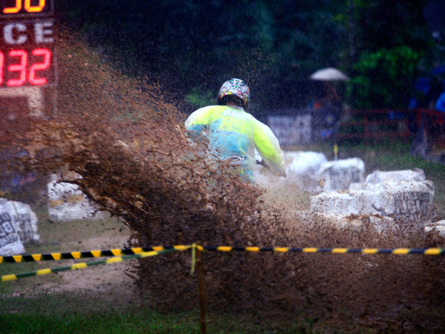 Hari kedua seri ke 4 Trial Game di lapangan Porka Purwokerto di sertai dengan hujan lebat 