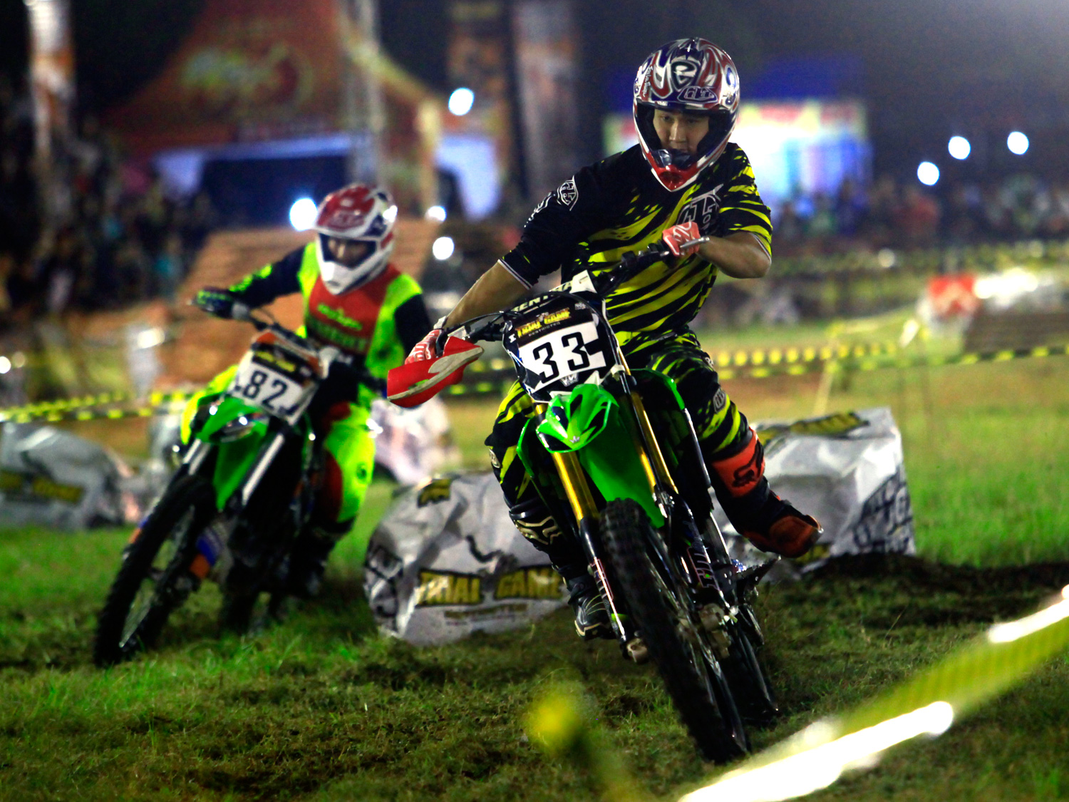 Aris Setya berusaha memperpendek jarak Ivan Harry di kelas Free For All heat 2