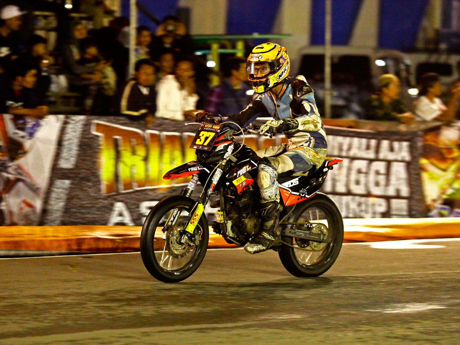 Pembalap Dhikky Kristatnto asal Jateng mecoba peruntungan di kelas trail 250 open