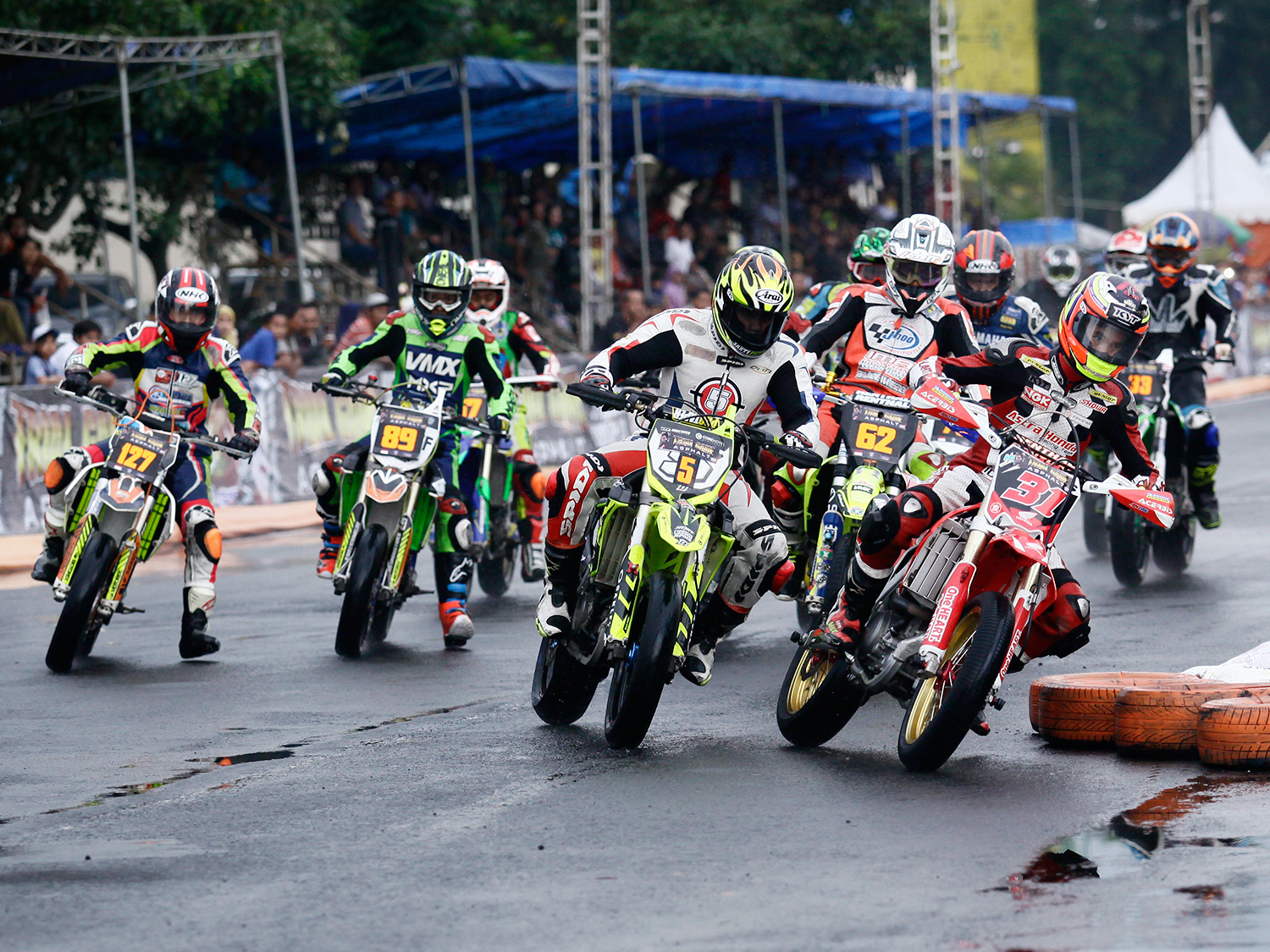Jajaran pembalap top Indonesia memenuhi lintasan balap Trial Game Asphalt 2017