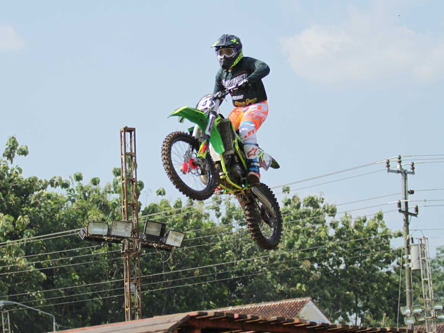 Lompatan tinggi 76 Rider