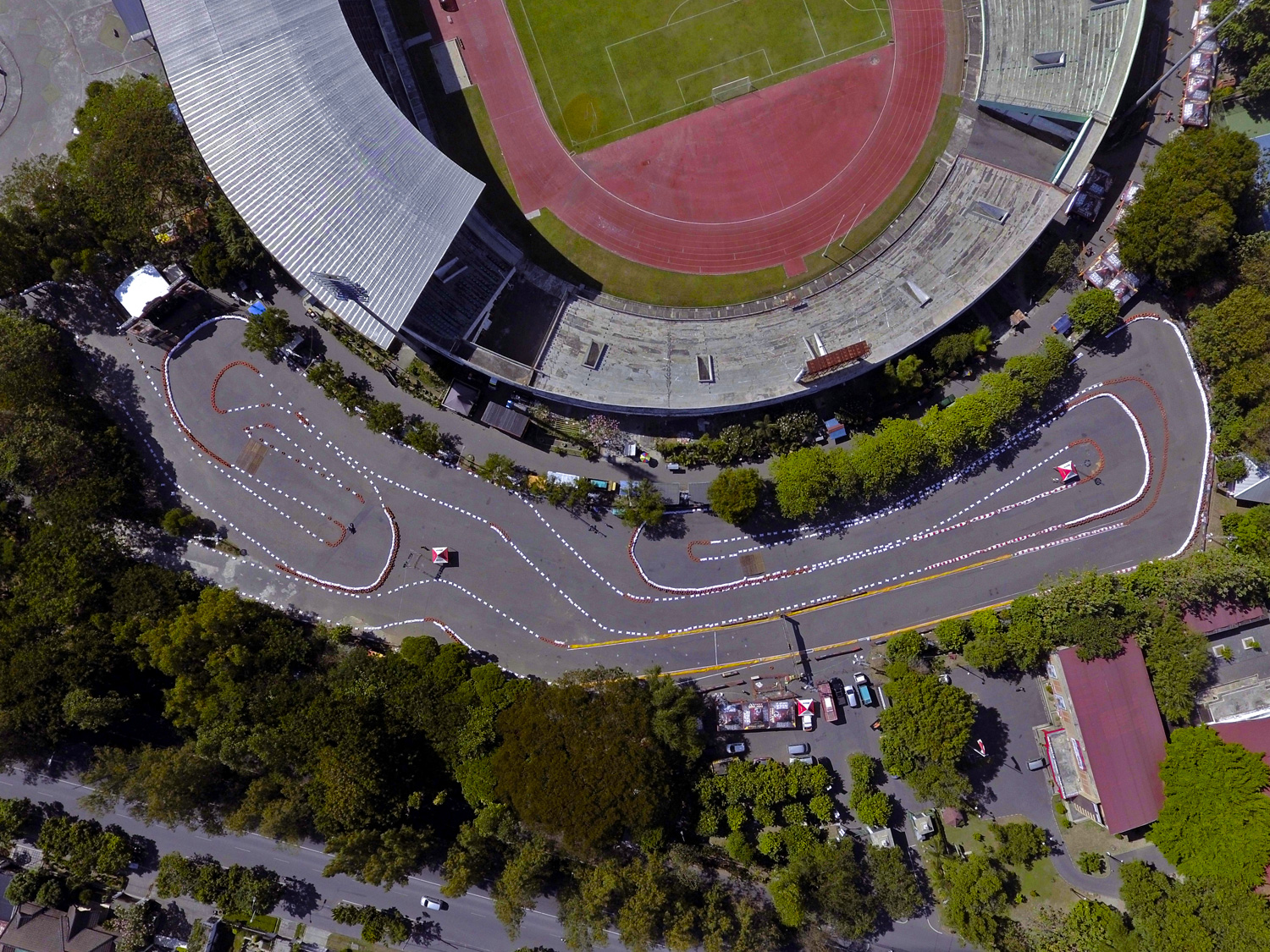 Seri ke 3 Trial Game Asphalt kali ini diselenggarakan di Stadion Manahan Kota Solo, dengan panjang lintasan 850 meter