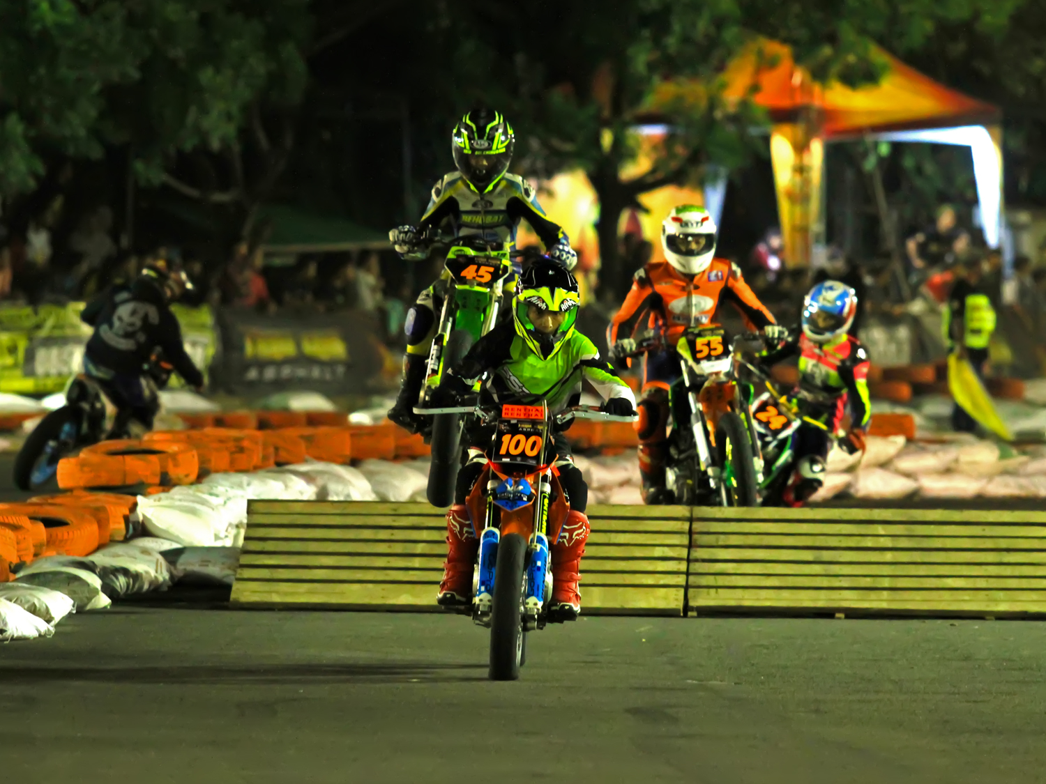 Sesi QTT hari pertama di kelas Trail 175 non pro
