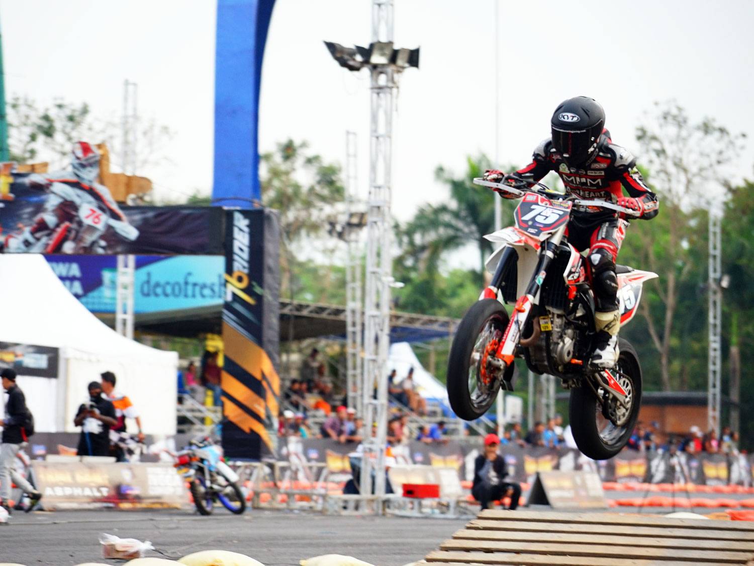 Tommy Salim menunjukkan tekad yang membara untuk menyabet gelar juara di Seri 4 Kota Malang