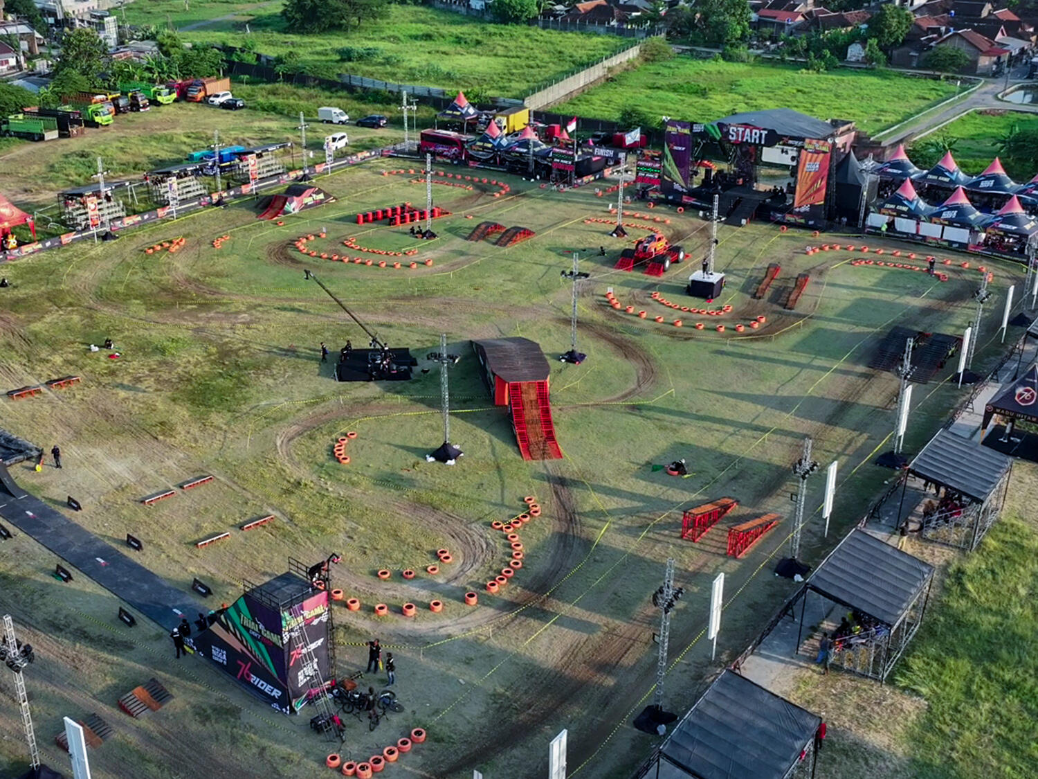 Arena Sirkuit Trial Game Dirt Seri ke 4, di lapangan gentan Kota Solo