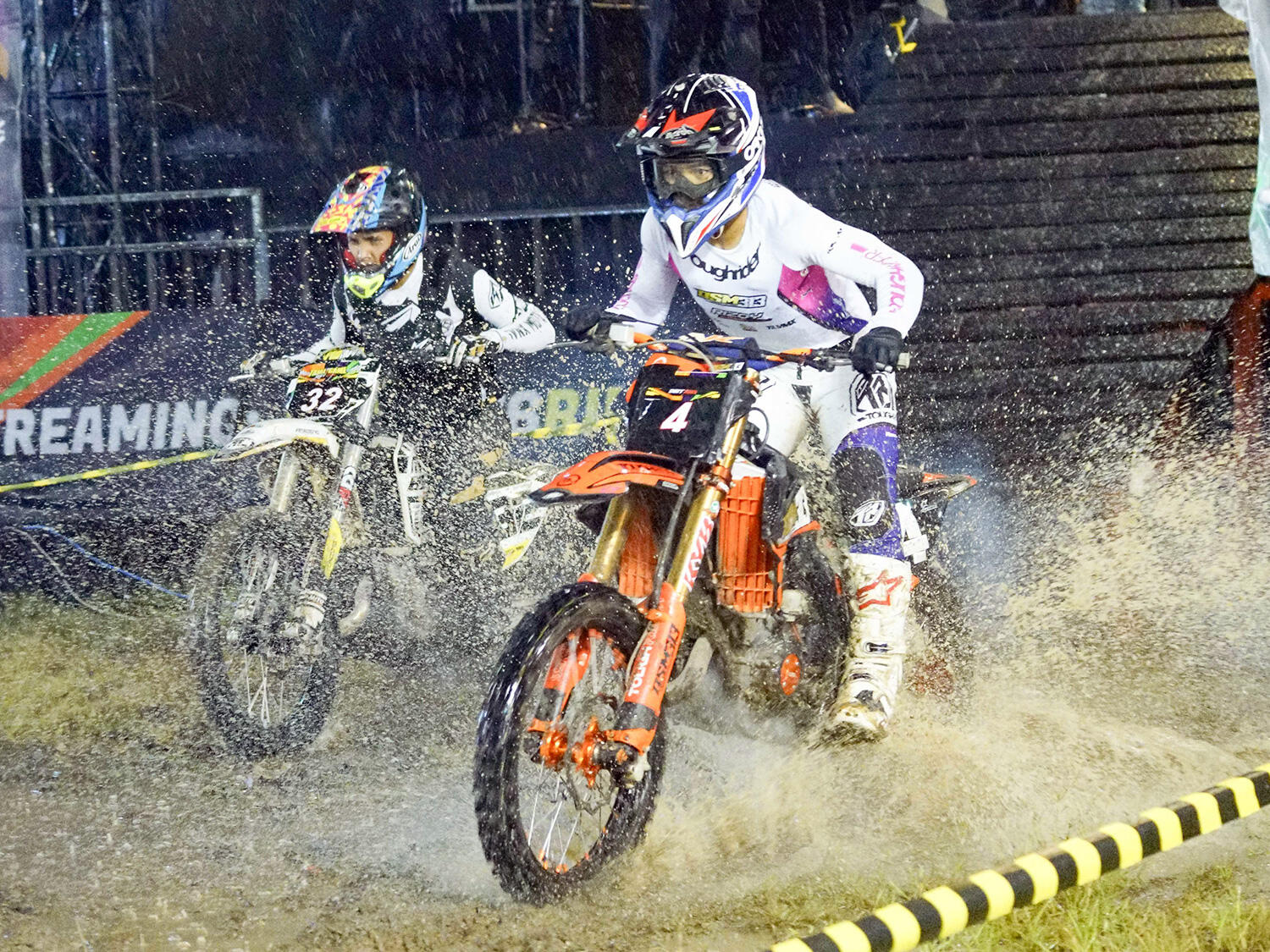 Momen Asep Lukman dan M. Zidane membuka FFA Heat 1 dengan lintasan basah